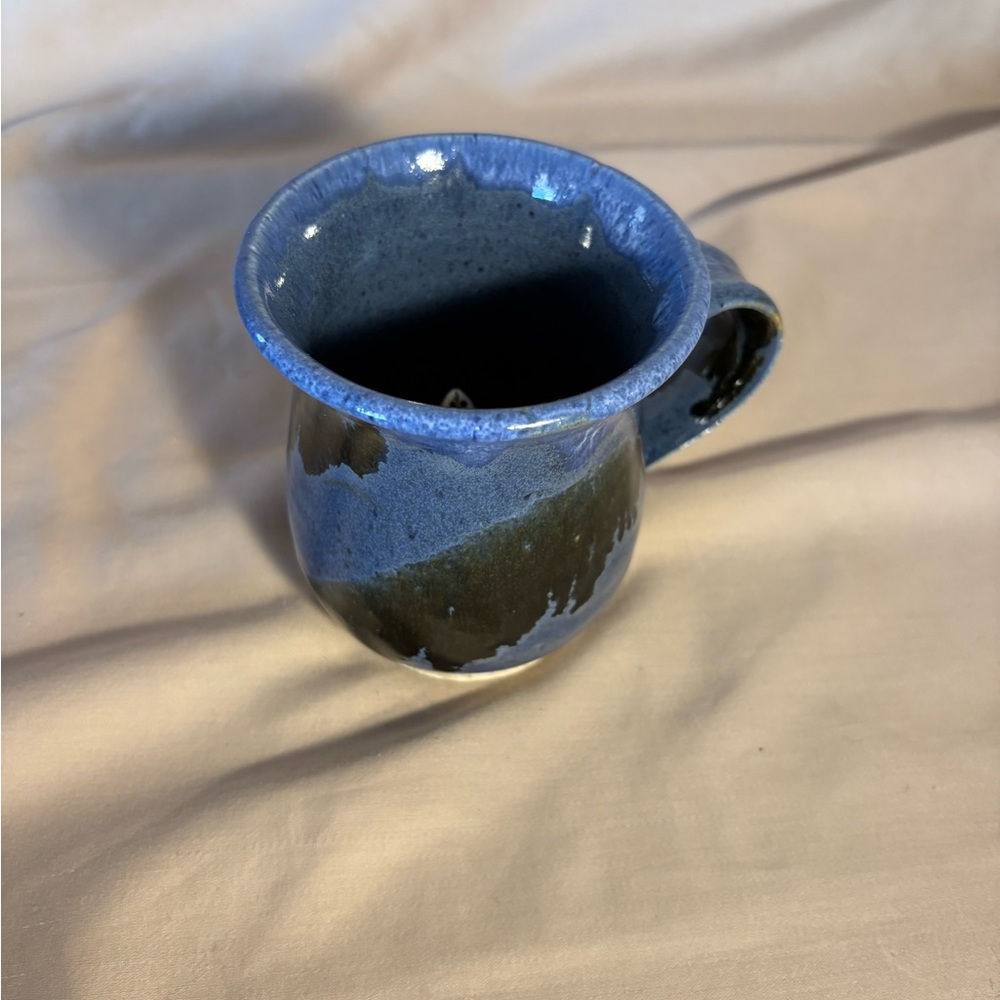Artistic Blue and Brown Ceramic Mug with Ombre Glaze Critter Inside